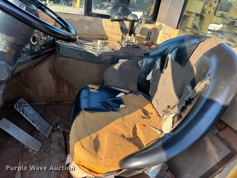 image for item EX2231 1995 Caterpillar 623F elevating scraper