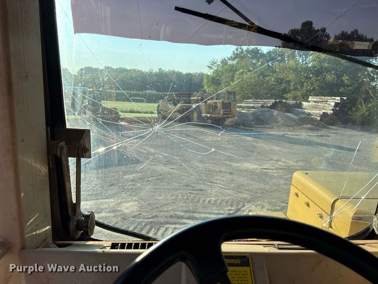image for item EX2231 1995 Caterpillar 623F elevating scraper