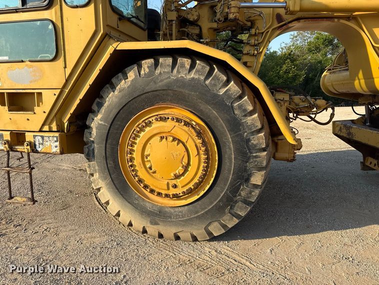 image for item EX2231 1995 Caterpillar 623F elevating scraper
