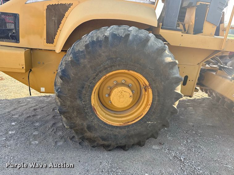 image for item EX2232 2006 Caterpillar CP563E single drum vibratory padfoot roller compactor