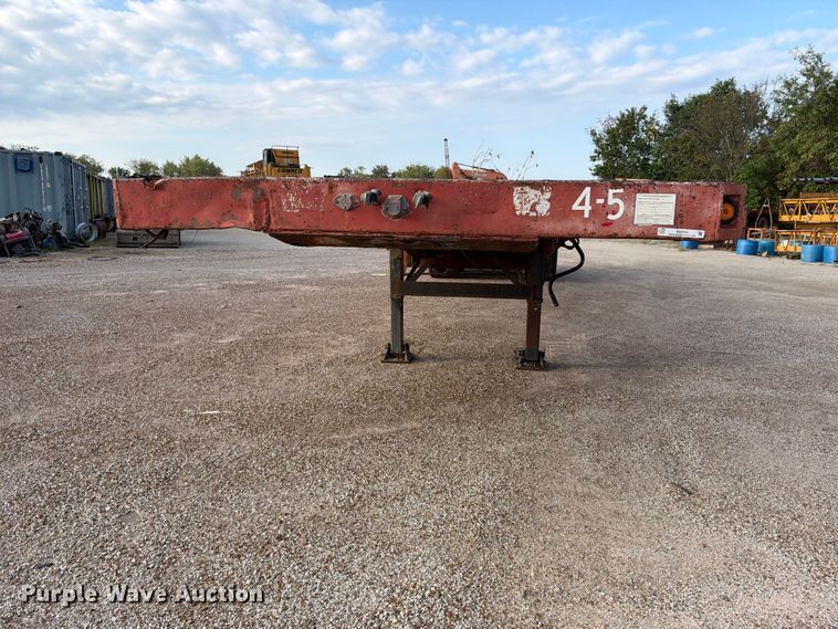 image for item EX2292 1968 Fruehauf flatbed trailer