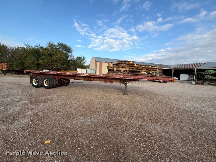 image for item EX2292 1968 Fruehauf flatbed trailer