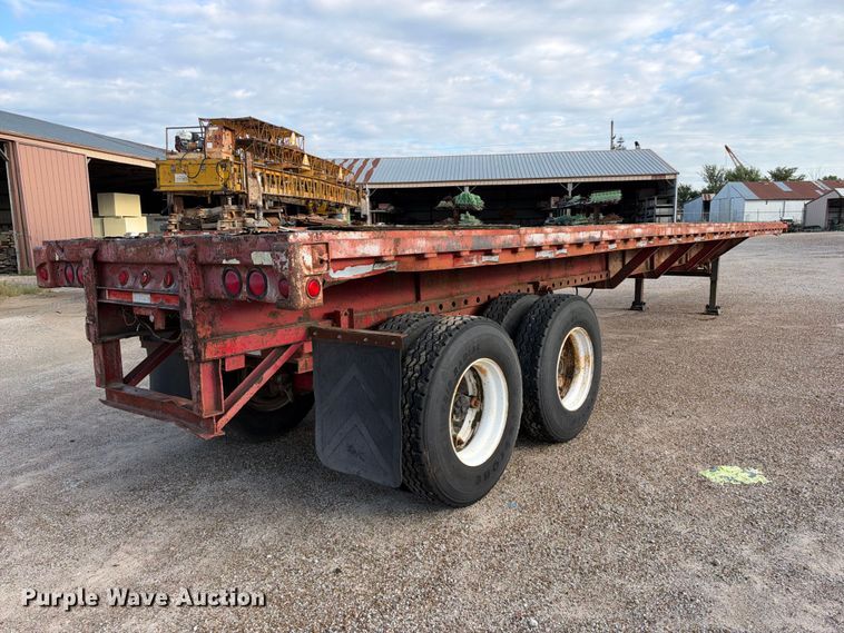 image for item EX2292 1968 Fruehauf flatbed trailer