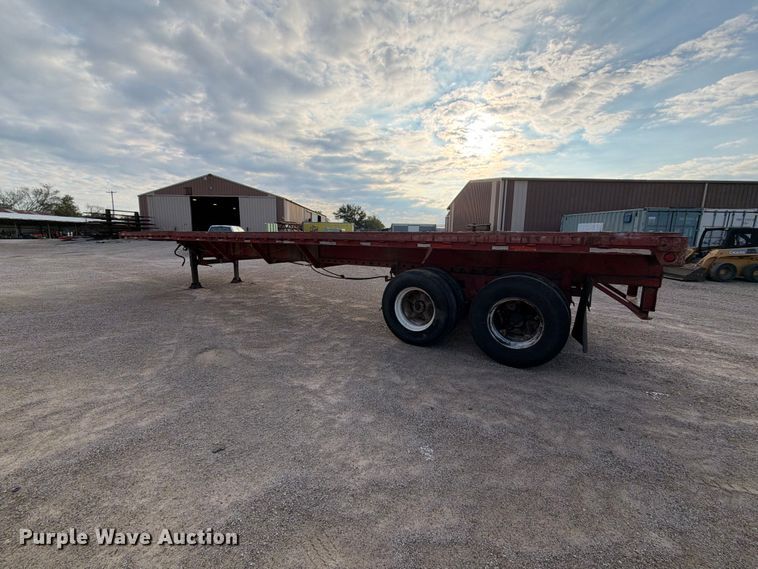 image for item EX2292 1968 Fruehauf flatbed trailer