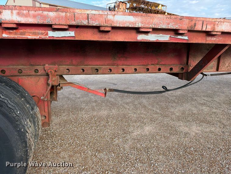 image for item EX2292 1968 Fruehauf flatbed trailer