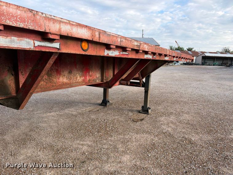 image for item EX2292 1968 Fruehauf flatbed trailer