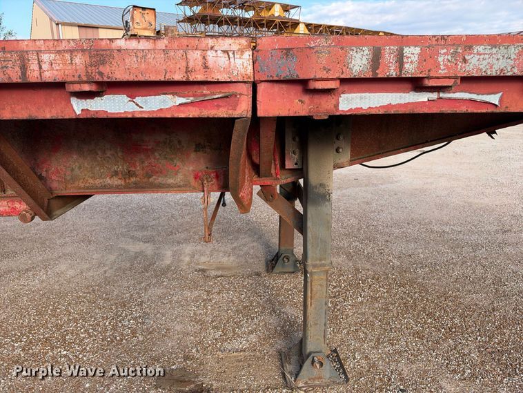 image for item EX2292 1968 Fruehauf flatbed trailer