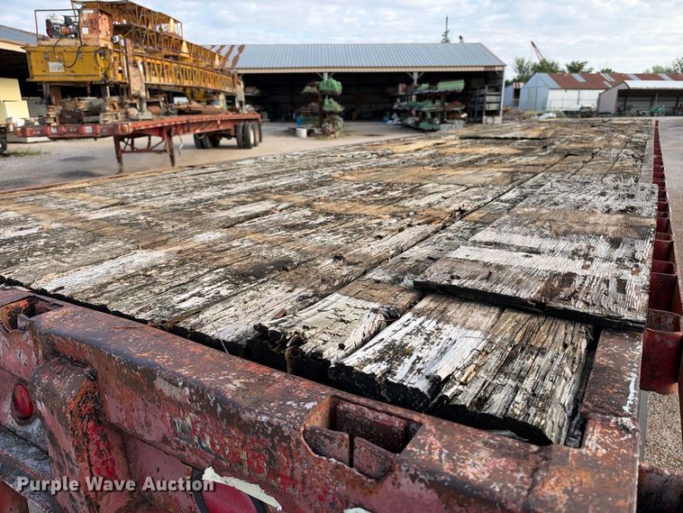image for item EX2292 1968 Fruehauf flatbed trailer