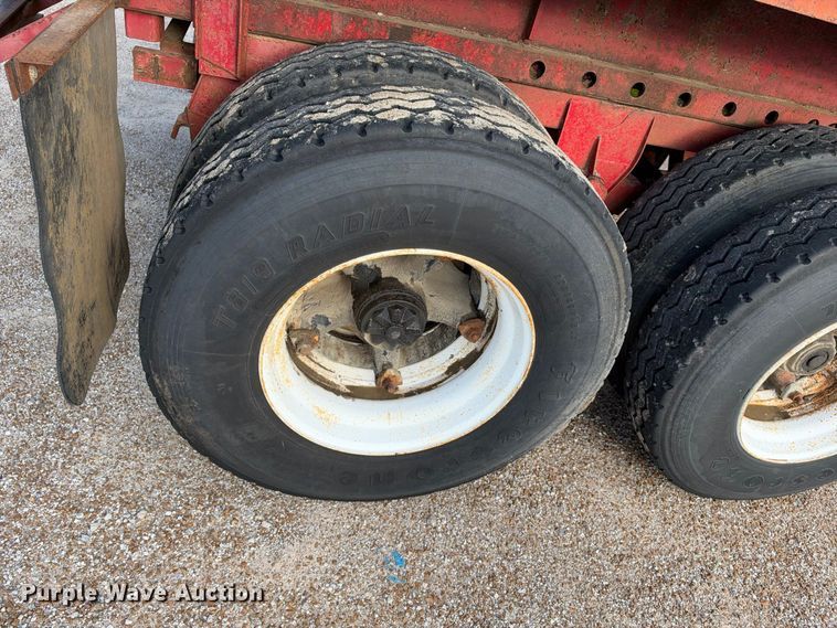 image for item EX2292 1968 Fruehauf flatbed trailer