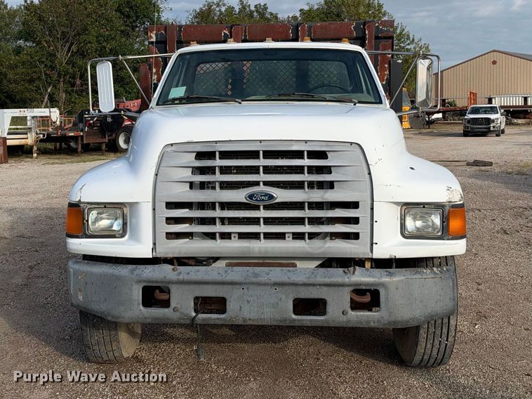 image for item EX2296 1999 Ford F800 flatbed truck