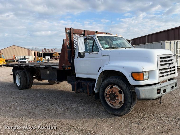 image for item EX2296 1999 Ford F800 flatbed truck