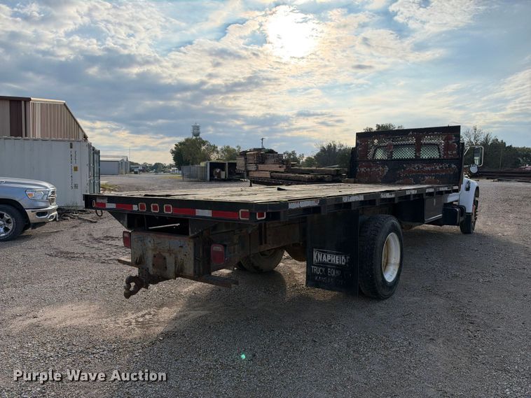 image for item EX2296 1999 Ford F800 flatbed truck