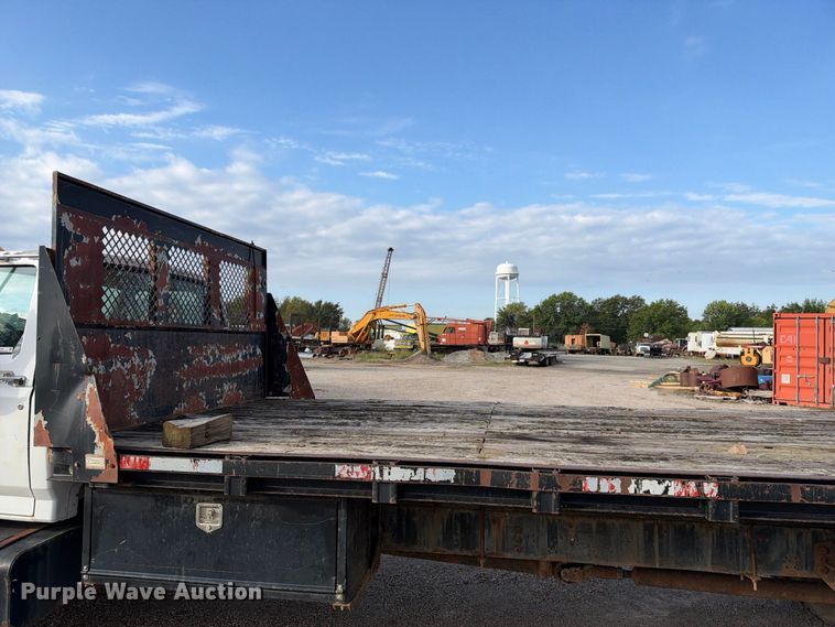 image for item EX2296 1999 Ford F800 flatbed truck