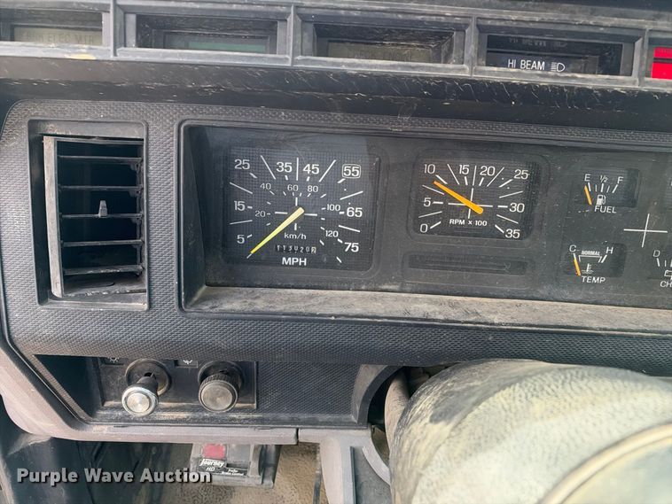 image for item EX2296 1999 Ford F800 flatbed truck
