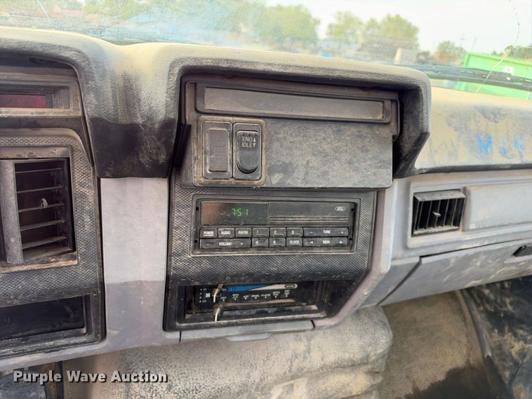 image for item EX2296 1999 Ford F800 flatbed truck