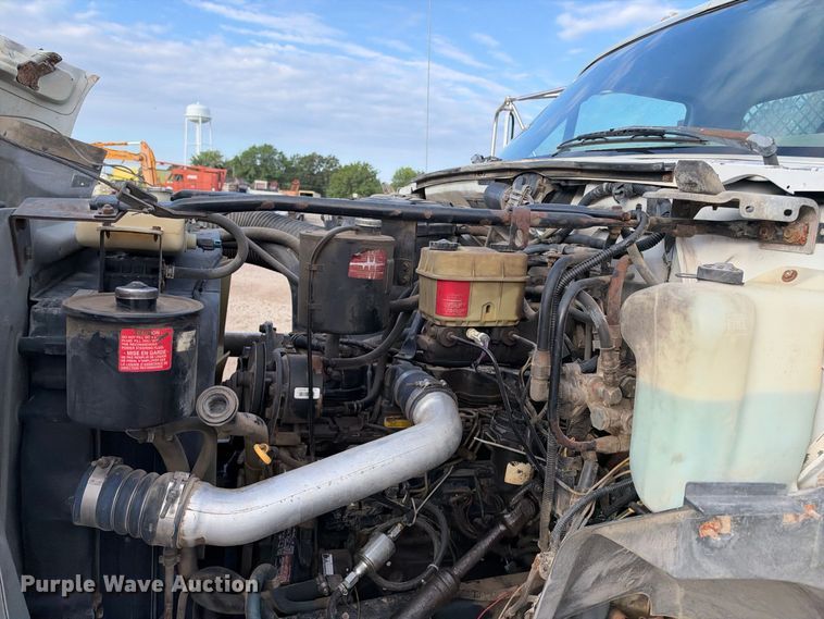 image for item EX2296 1999 Ford F800 flatbed truck