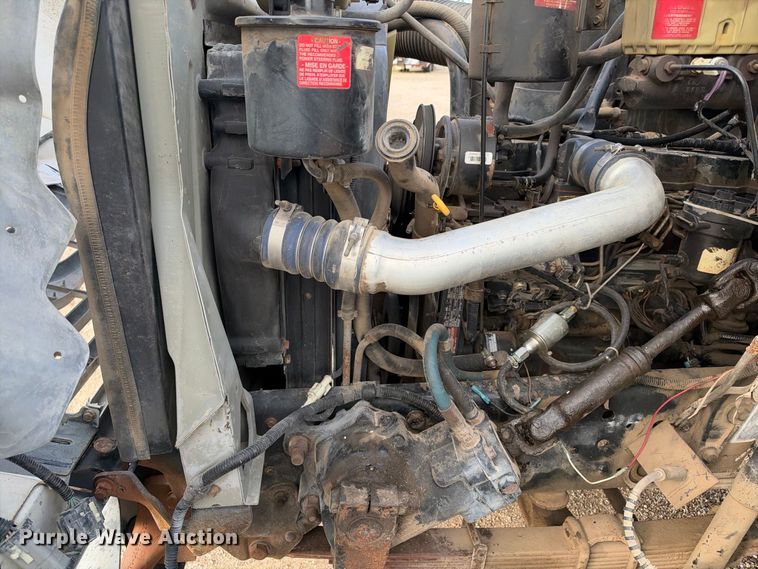 image for item EX2296 1999 Ford F800 flatbed truck