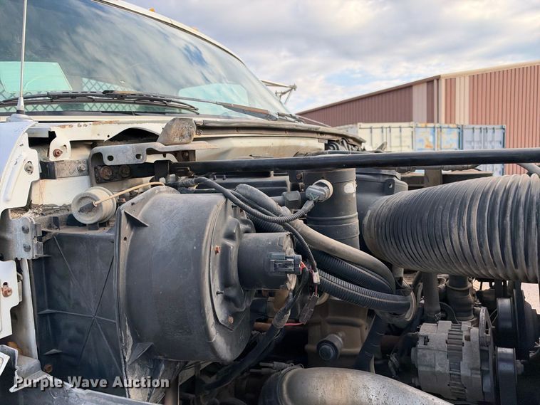 image for item EX2296 1999 Ford F800 flatbed truck