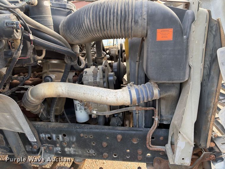 image for item EX2296 1999 Ford F800 flatbed truck