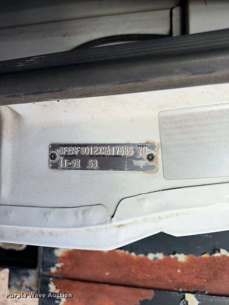image for item EX2296 1999 Ford F800 flatbed truck