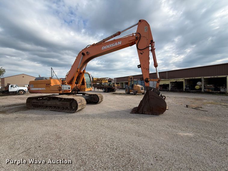 image for item EX2298 2007 Doosan DX300LC excavator