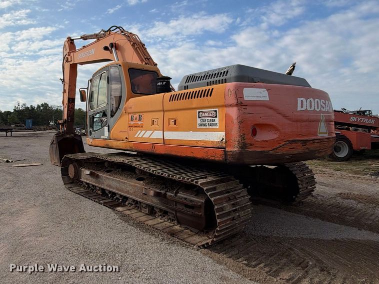 image for item EX2298 2007 Doosan DX300LC excavator