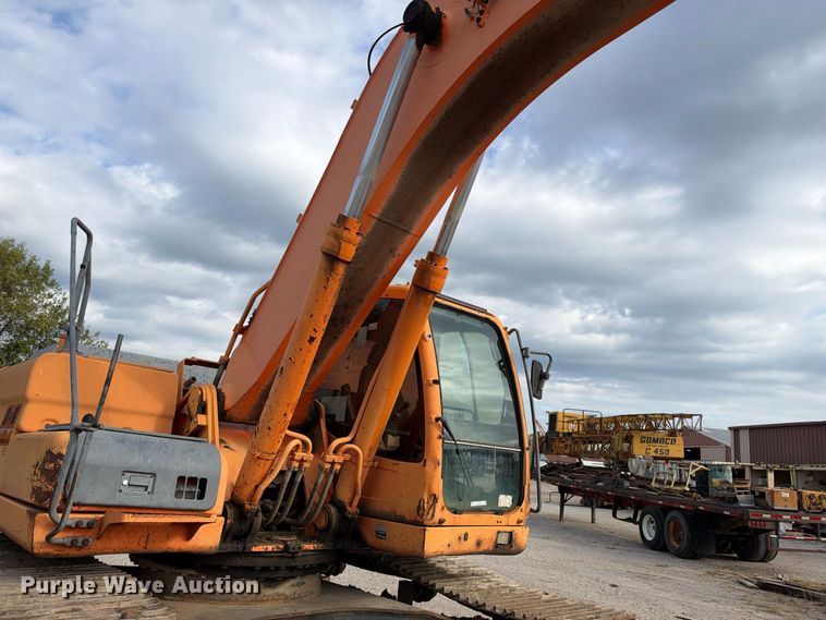 image for item EX2298 2007 Doosan DX300LC excavator
