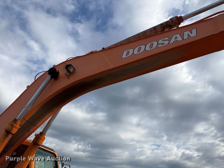 image for item EX2298 2007 Doosan DX300LC excavator