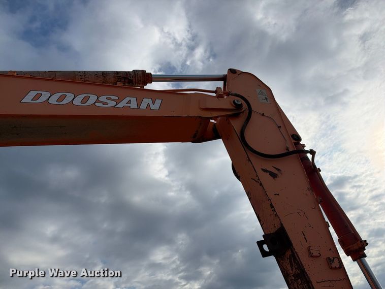 image for item EX2298 2007 Doosan DX300LC excavator