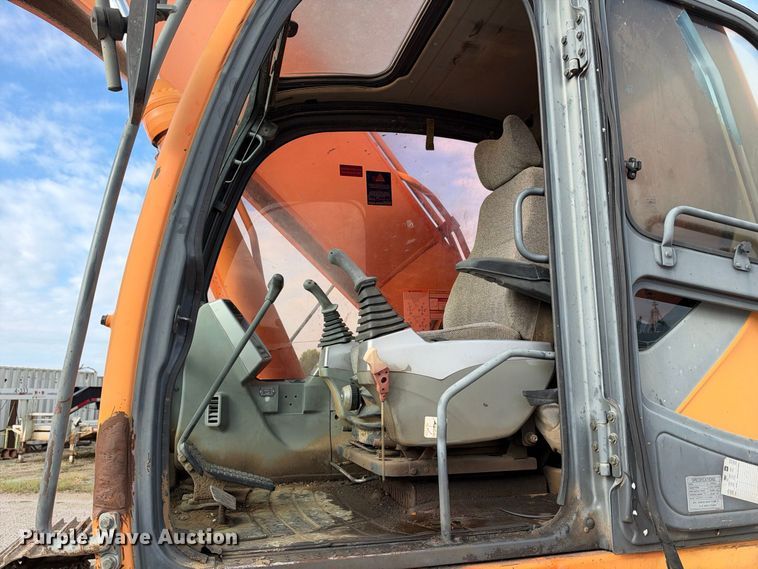 image for item EX2298 2007 Doosan DX300LC excavator