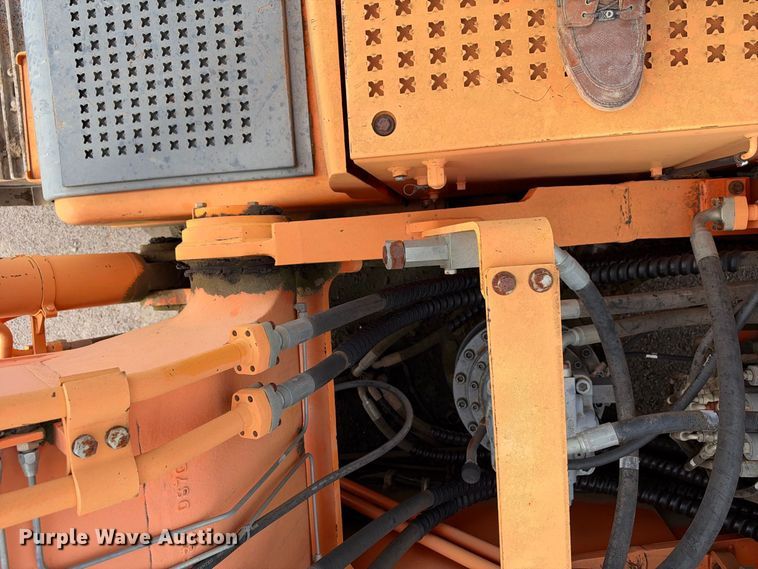 image for item EX2298 2007 Doosan DX300LC excavator