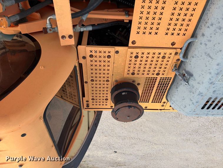 image for item EX2298 2007 Doosan DX300LC excavator