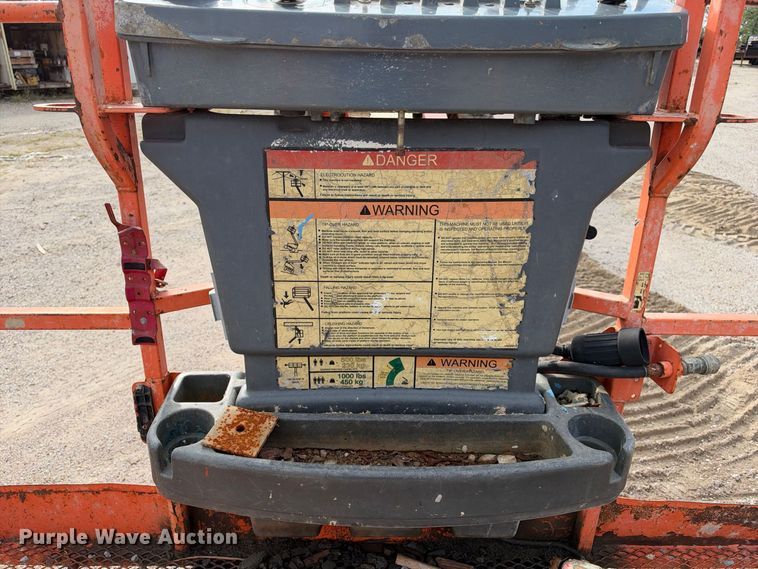 image for item EX2299 2007 JLG 800S boom lift
