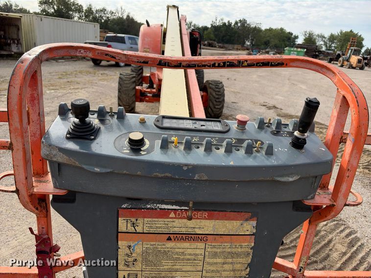 image for item EX2299 2007 JLG 800S boom lift