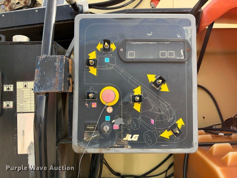 image for item EX2299 2007 JLG 800S boom lift