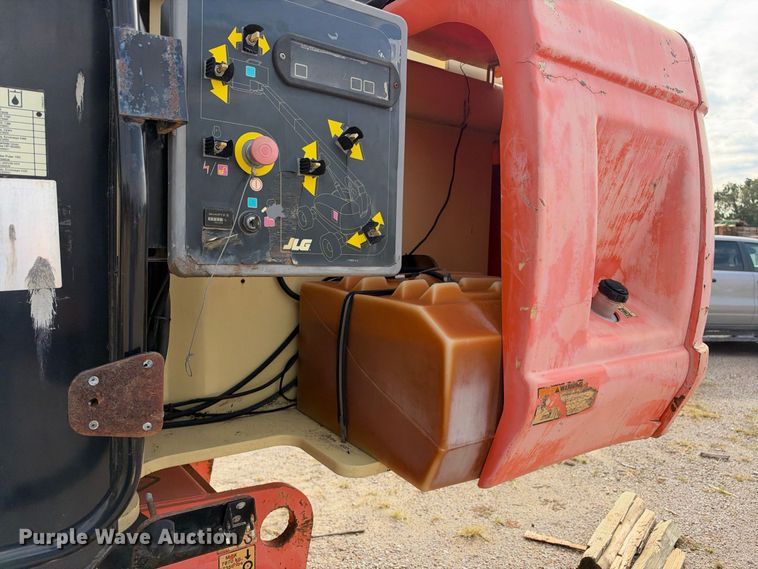 image for item EX2299 2007 JLG 800S boom lift