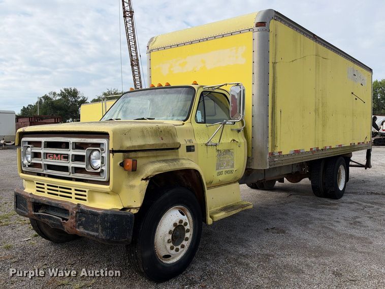 1986 GMC 7000 box truck