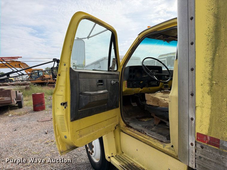 image for item EX2302 1986 GMC 7000 box truck