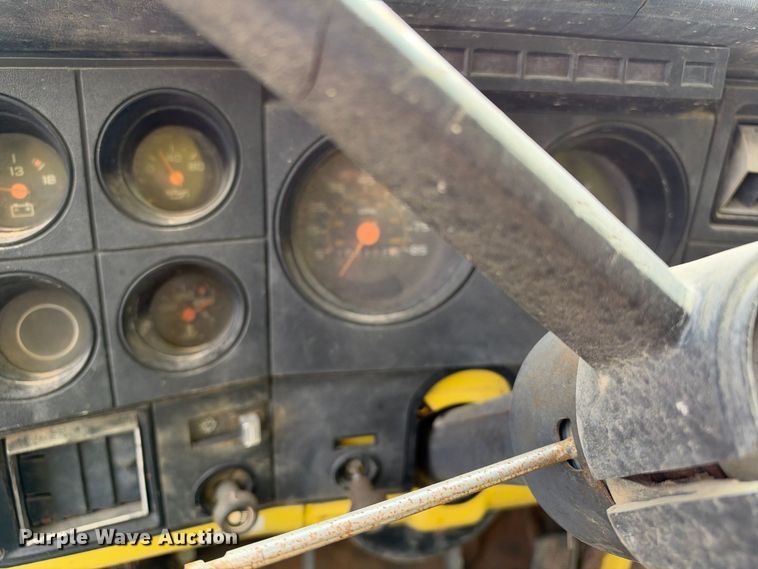 image for item EX2302 1986 GMC 7000 box truck