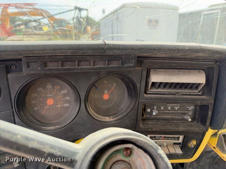 image for item EX2302 1986 GMC 7000 box truck