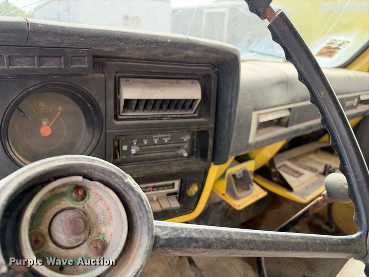 image for item EX2302 1986 GMC 7000 box truck
