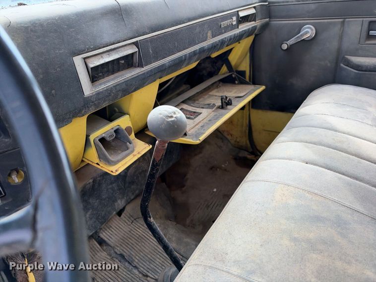 image for item EX2302 1986 GMC 7000 box truck