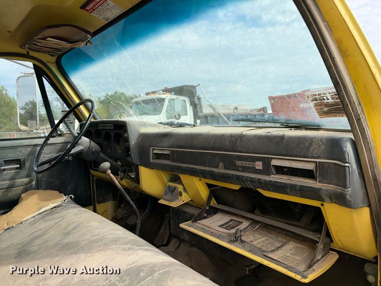 image for item EX2302 1986 GMC 7000 box truck