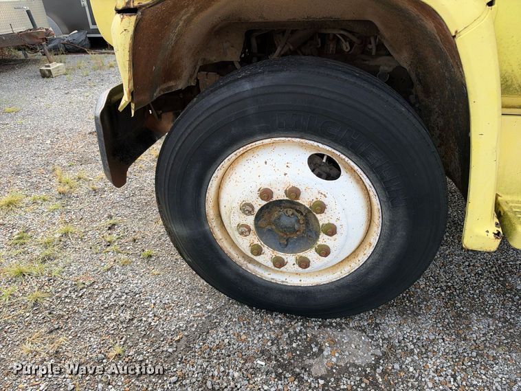 image for item EX2302 1986 GMC 7000 box truck