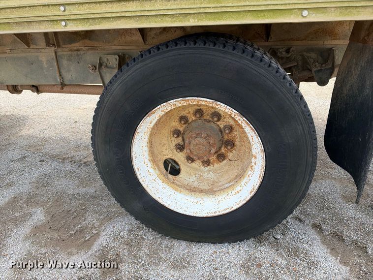 image for item EX2302 1986 GMC 7000 box truck