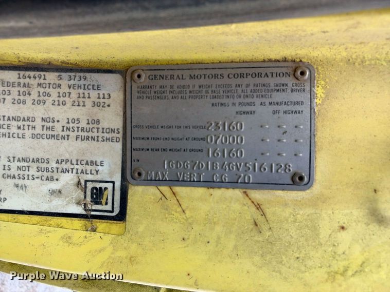 image for item EX2302 1986 GMC 7000 box truck