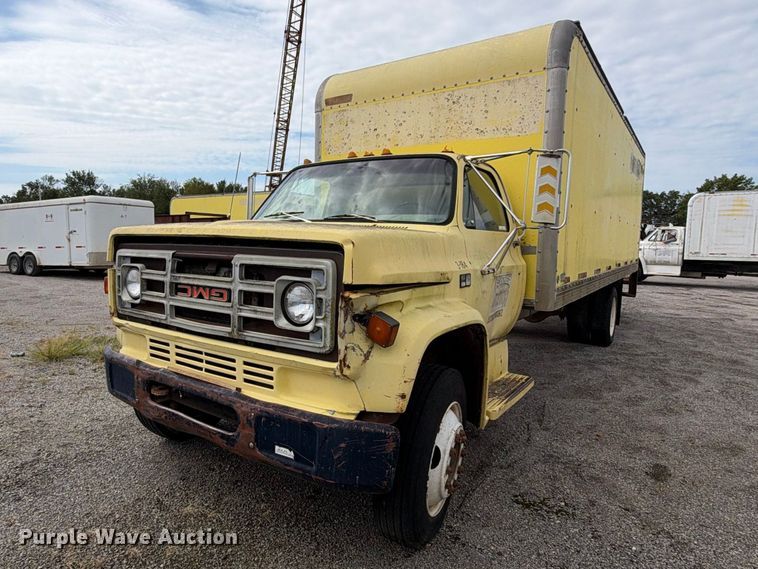 1986 GMC 7000 box truck