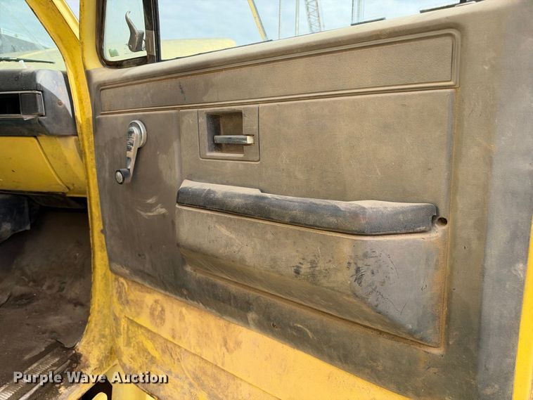 image for item EX2303 1986 GMC 7000 box truck