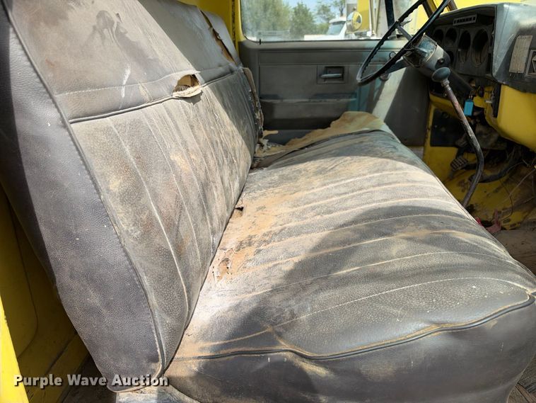 image for item EX2303 1986 GMC 7000 box truck