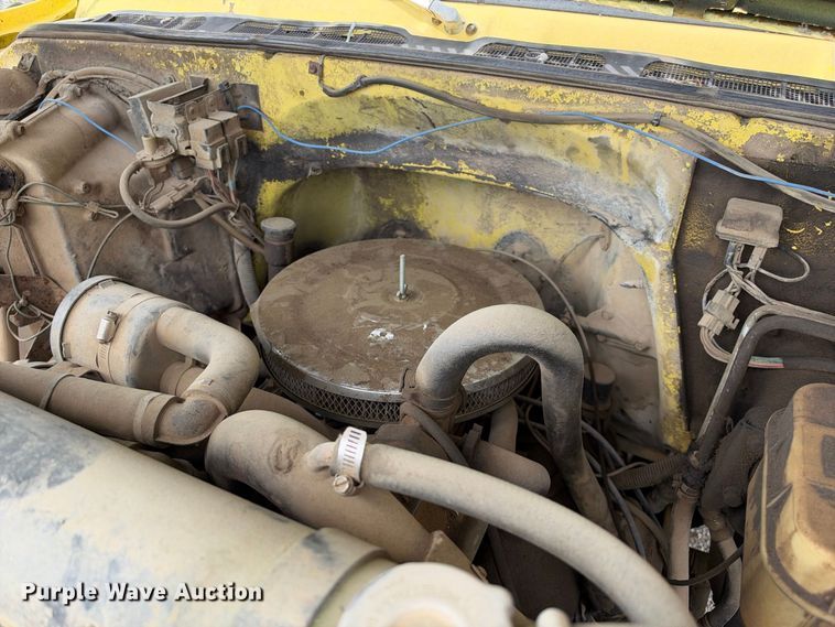 image for item EX2303 1986 GMC 7000 box truck